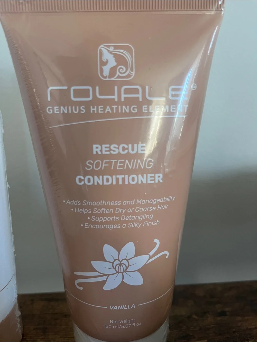 Rescue Softening Shampoo & Conditioner Set — Vanilla (White & Peach)